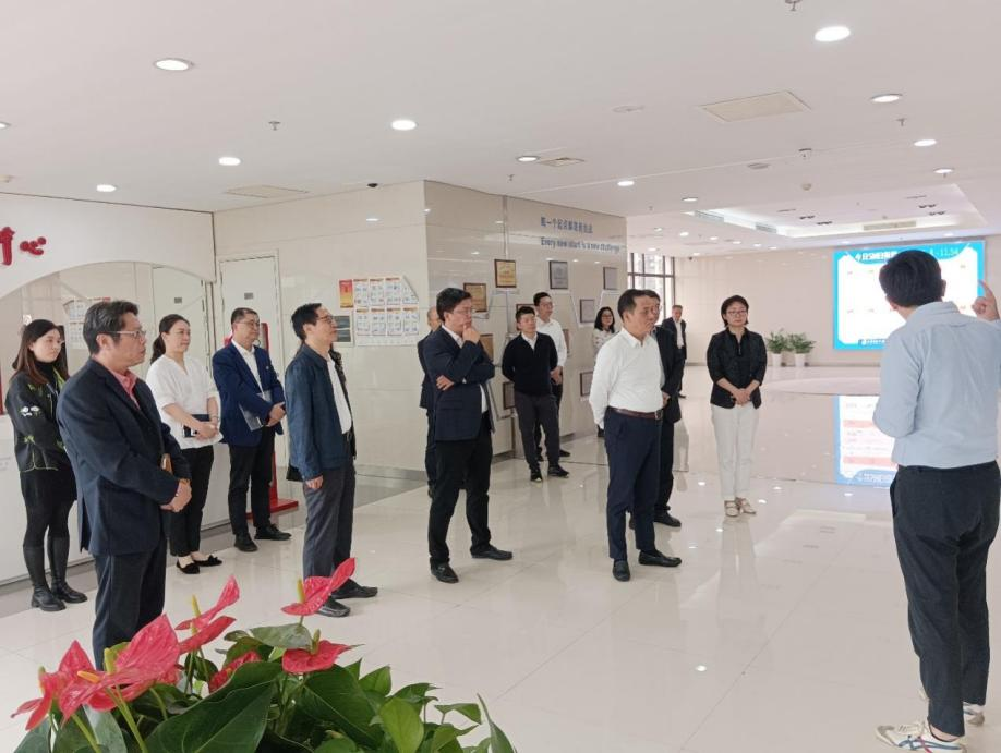 市政府副秘书长刘平调研上海有色金属交易中心及产业链相关企业