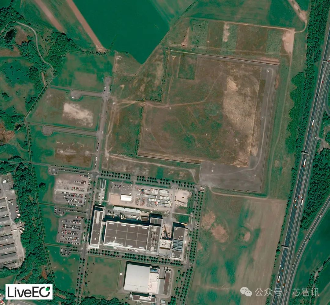 △台积电位于德国萨克森州德累斯顿的新晶圆厂施工现场，这在建中的座晶圆厂正位于博世晶圆厂的正北方。